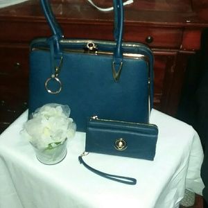 Ladies handbag with wallet bundle deal!